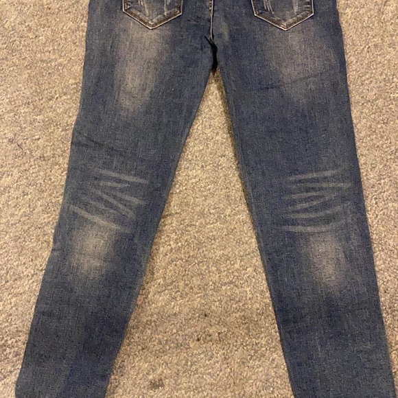 4 jeans for $40 Good condition - Picture 7 of 10